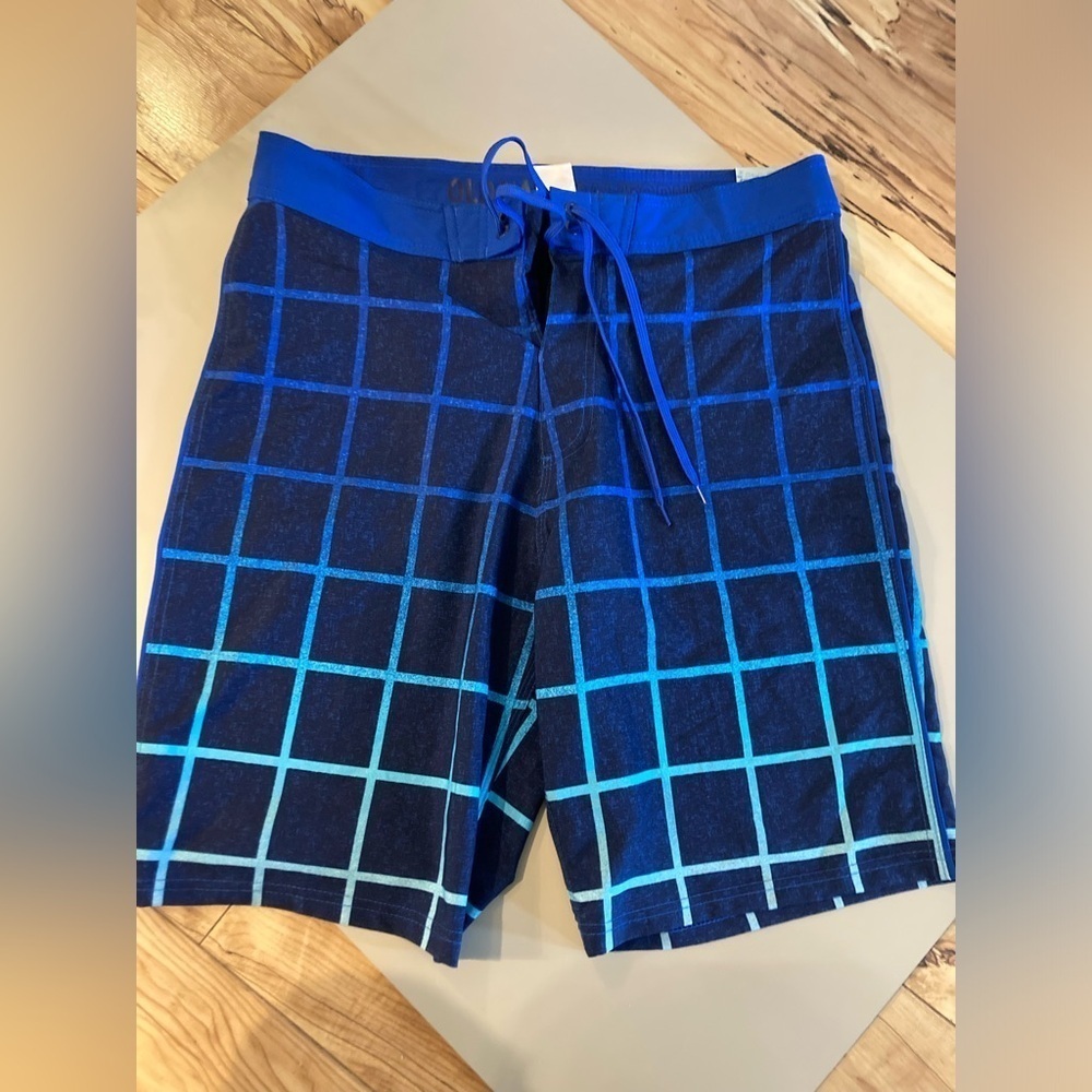 Old navy California Geometric swim shorts men’s size 34 blue NWT